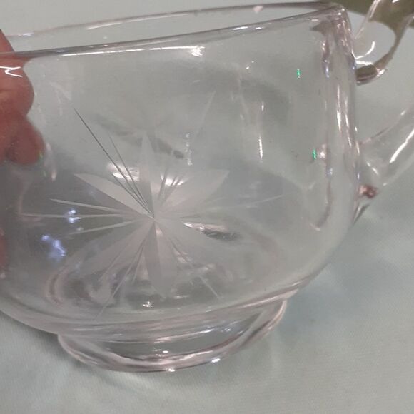 Crysyal etched cream & sugar set. - Picture 3 of 7